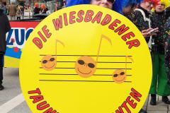 Mitten im närrischen Getümmel: Die Wiesbadener Taunusmusikanten!