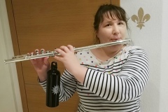 Dank der neuen Trinkflasche ist diese Flöte nun bereit für den nächsten Umzug - selbst unter den heißesten Bedingungen!