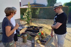 Das Grillgut ist bereit. Hier als Serviervorschlag: Fleisch!