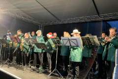 Eine volle Bühne mit einer tollen Truppe darauf!