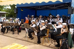 Bühne voll und davor auch: 33 Taunusmusikanten in Rambach!