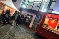 ... nicht zum St. Martins-Umzug sondern zum Weihnachtsmarkt ein!