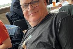 Das hat jedem geschmeckt! Jörg fühlt sich für seinen Auftritt als Bassist nun bereit!
