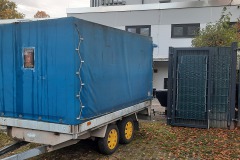 Der Aufbau vom Konzert - Unseren tollen Hänger einmal hingestellt und festgestellt: