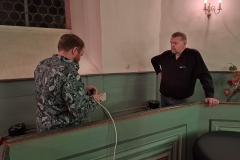 Stefan und Karsten legen Lampen und Strom! Fachmännisch! Einer guckt, einer schafft! Wichtiger Hinweis: Das ist nur eine Momentaufnahme! :-)