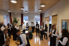 Vor dem Konzert haben wir uns erst einmal alle getroffen, um die Vorfreude teilen zu können!