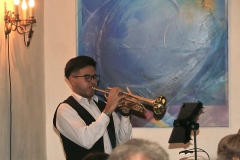 Und Edwin legt dann bei "Gonna Fly Now" nochmal nach!