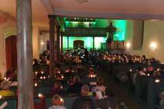 Und schön war es dann auch. Die Kerzen für den "Evening Song" rundeten die Atmosphäre stimmungsvoll ab!