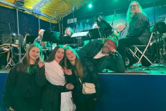 Sogar zu Gruppenbildern wurden wir eingeladen!