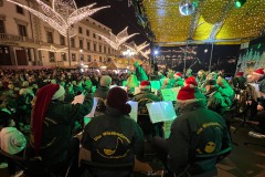 Aber das Toll? Vor der Bühne war es genauso voll! Und die Stimmung war noch mindestens mal doppelt so gut!