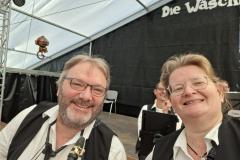 Gut gelaunt am Tenor-Saxophon - Bernhard und Steff i sind bereit!