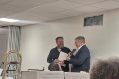 Schließlich die feierliche Übergabe!