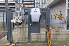 Auf jeden Fall hingen ein paar Instrumente so rum...